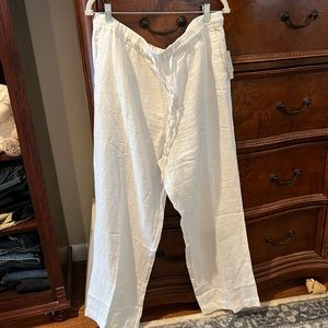 Just in time for summer… These white linen pants are a must brand new